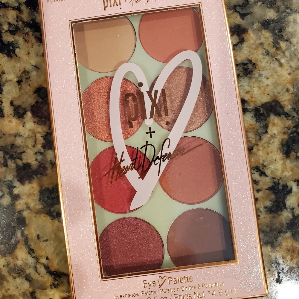 💗New PIXI + Heart defensor eyeshadow palette - Picture 2 of 6